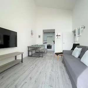 Penthouse W/ Parking Sheffield
