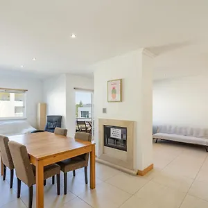 https://apartamento-correeira-deluxe-by-portugalferias.hotelaalgarve.com
