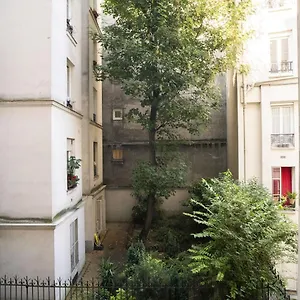 Near Montmartre Apartamento