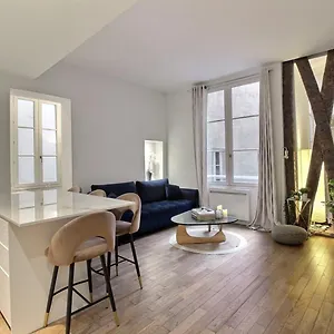 - Louvre & Rivoli Apartamento